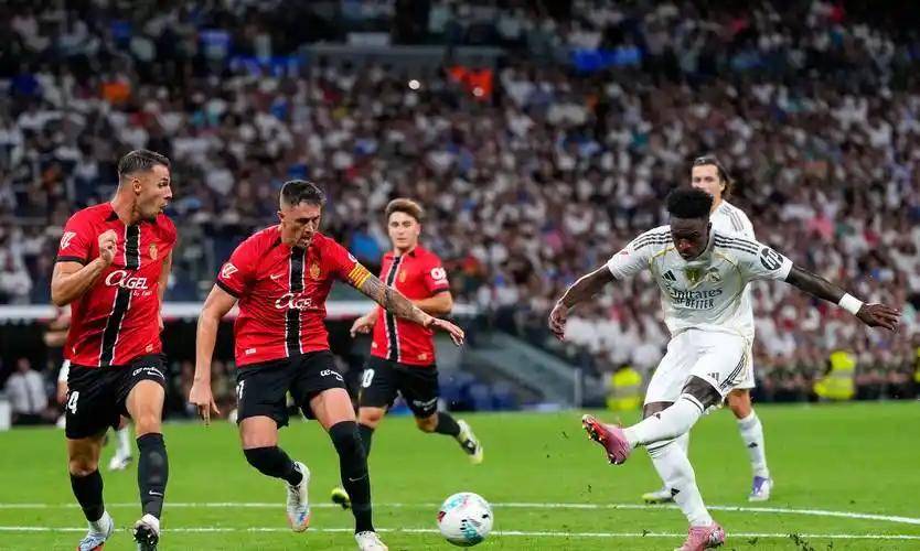 窗口期突围战来临；马德里竞技围绕欧冠遗憾出局；赛场秩序良好；更衣室氛围转暖的简单介绍